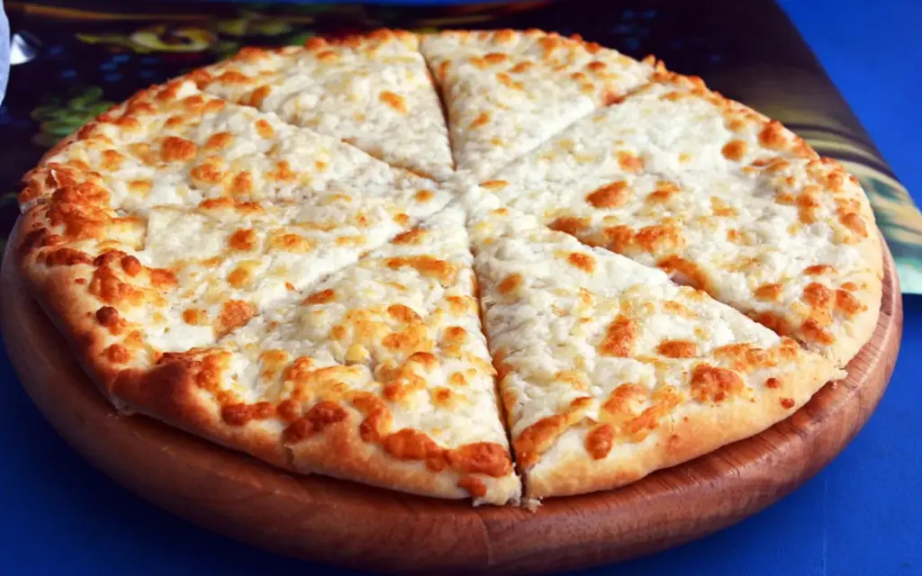 Mixed cheese manousheh